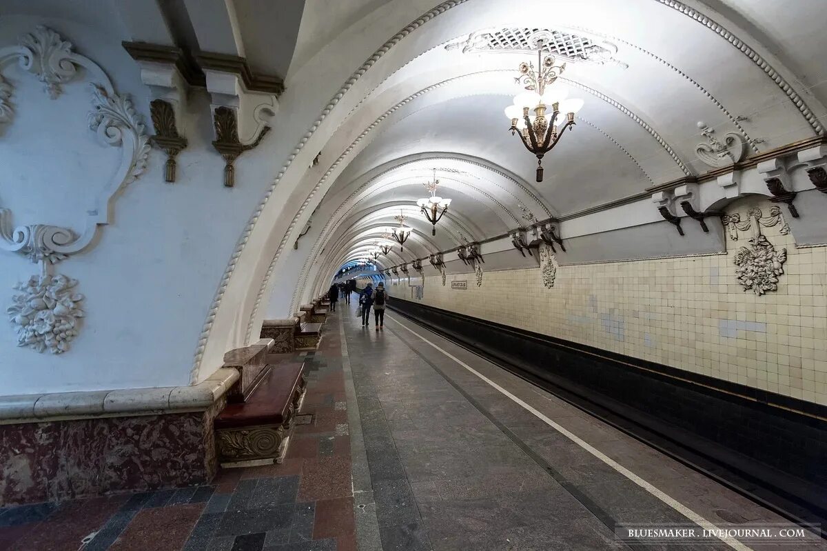 Станция Арбатская Арбатско-Покровская. Станция метро Арбатская Арбатско-Покровской линии. Станция метро Арбатско-Покровская линия. Арбатско Покровская станция метро. Арбатская кунцевская