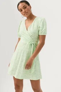 gina tricot wanja wrap dress.