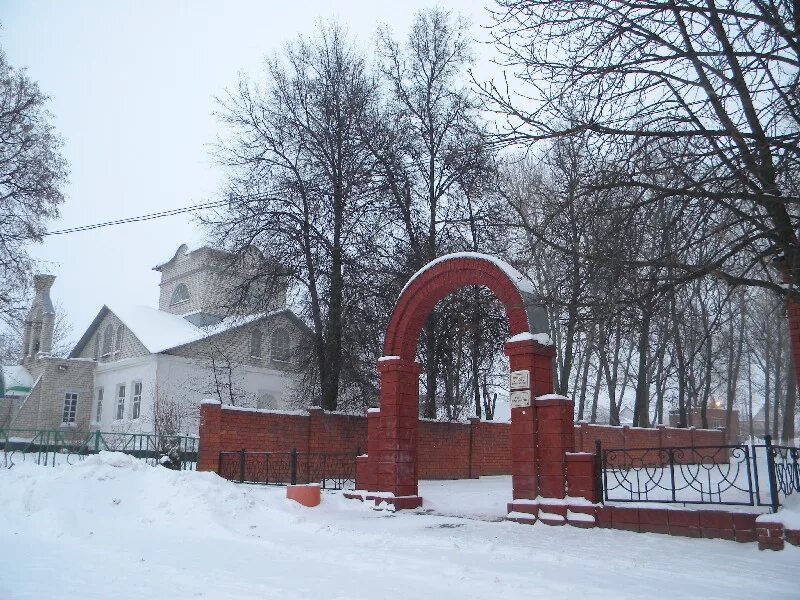 Пос октябрьский белгородской области. Аллея славы Белгородская область. Посёлок Октябрьский Белгородской области. Октябрьский Белгородская область достопримечательности. Аллея славы пгт Октябрьский.