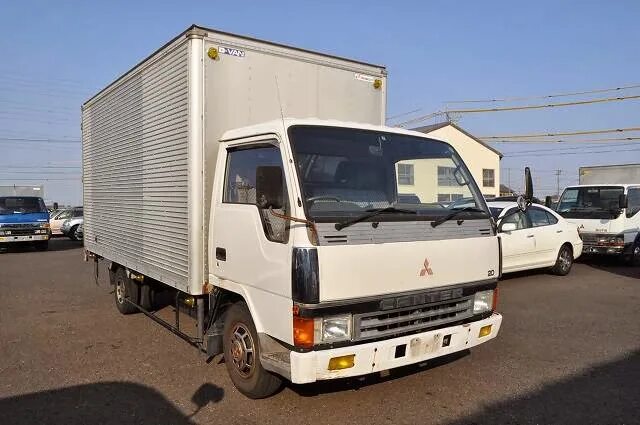 Кантер 1993 год. Митсубиси кантер 1993 фургон. Митсубиси фусо кантер 1993. Toyota toyoace самосвал бортовой. Митсубиси кантер 1993 фургон.