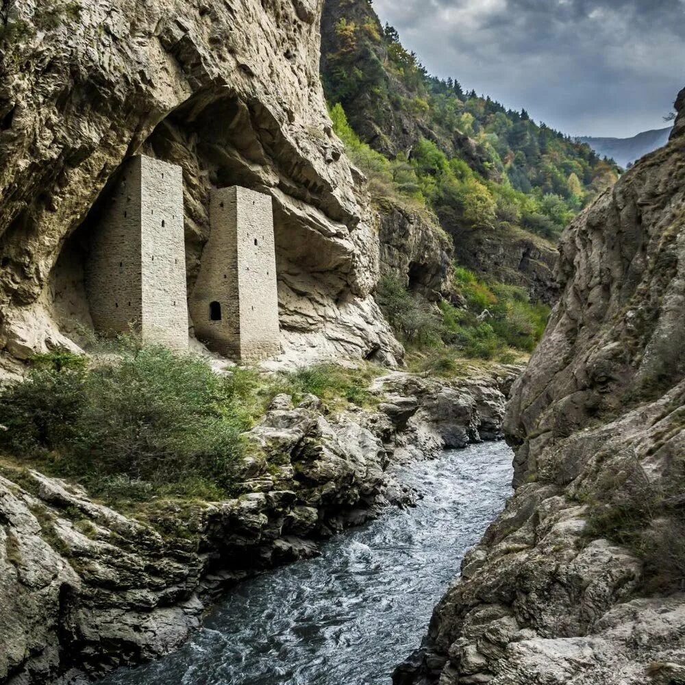 Кадыров 2000. Озеро казино иам чеченская республика. Ичкерия 1993. Этнографический музей шира котар. Антивоенный митинг в грозном.