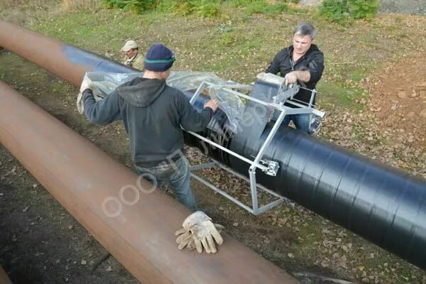 Тепловая изоляция труб с изоком т 400мм. Полимерная изоляция трубопроводов. Убо-ум-1420. Фольма ткань для изоляции трубопроводов. Изоляция сварных стыков.