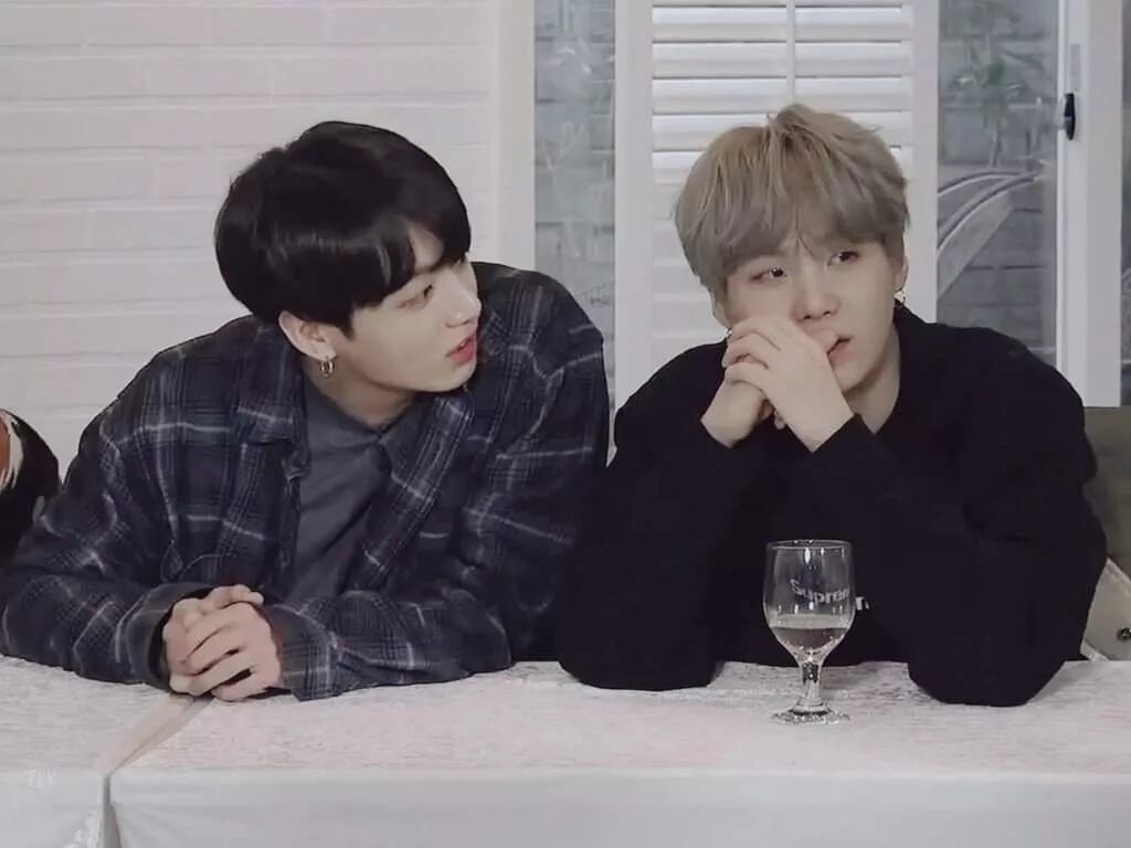 Фф мин юнги и чонгук. Юнгуки бтс. юнгуки бтс эстетика. bts yoonkook эстетика. чонгук и юнги эстетика.