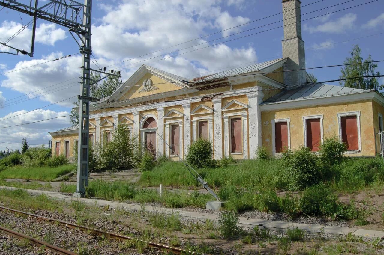 Ст ловая. Станция лужайка Выборгский район. Выборг станция лужайка. Лужайка ЖД станция. Лужайка вокзал Ленинградская область.