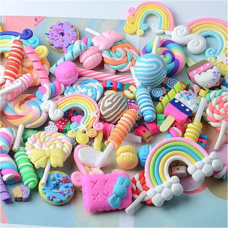 слепить сладости. миниатюрные тортики из полимерной глины. конфеты из пластилина. сладости из полимерной глины. лепка сладостей из полимерной глины.