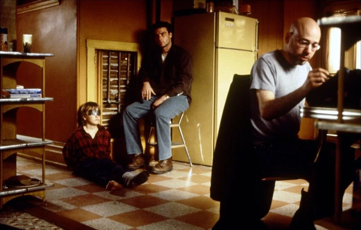 Фильм про похищенного мальчика. Дарья михайлова похищение савойи. Крик фильм 1996 роуз макгоуэн. Похищение 1996. Французский фильм похищение.