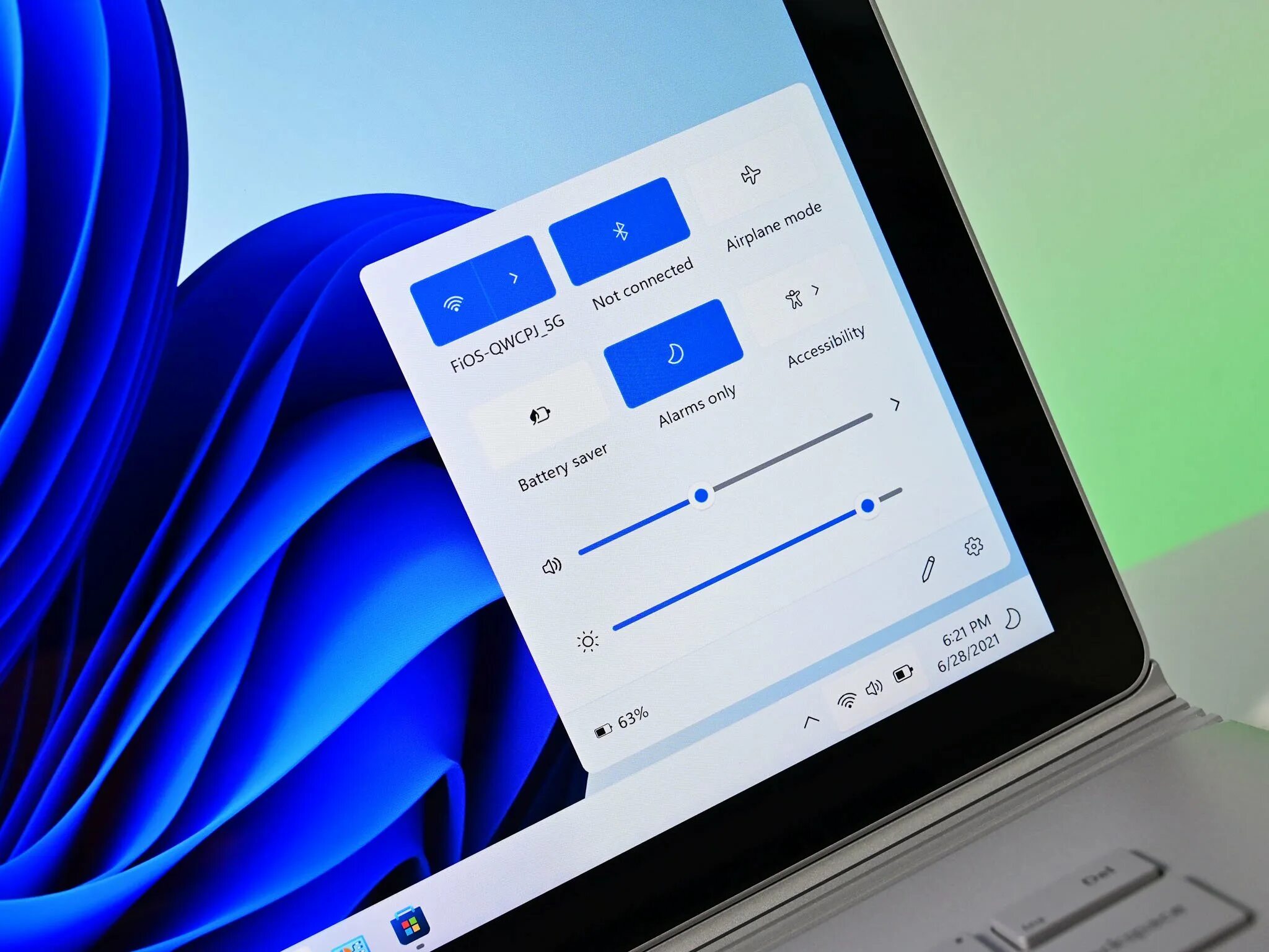 Самый быстрый windows 11. Фист в стиле виндовс. windows feature experience pack 120.2212.551.0. окно браузера png.