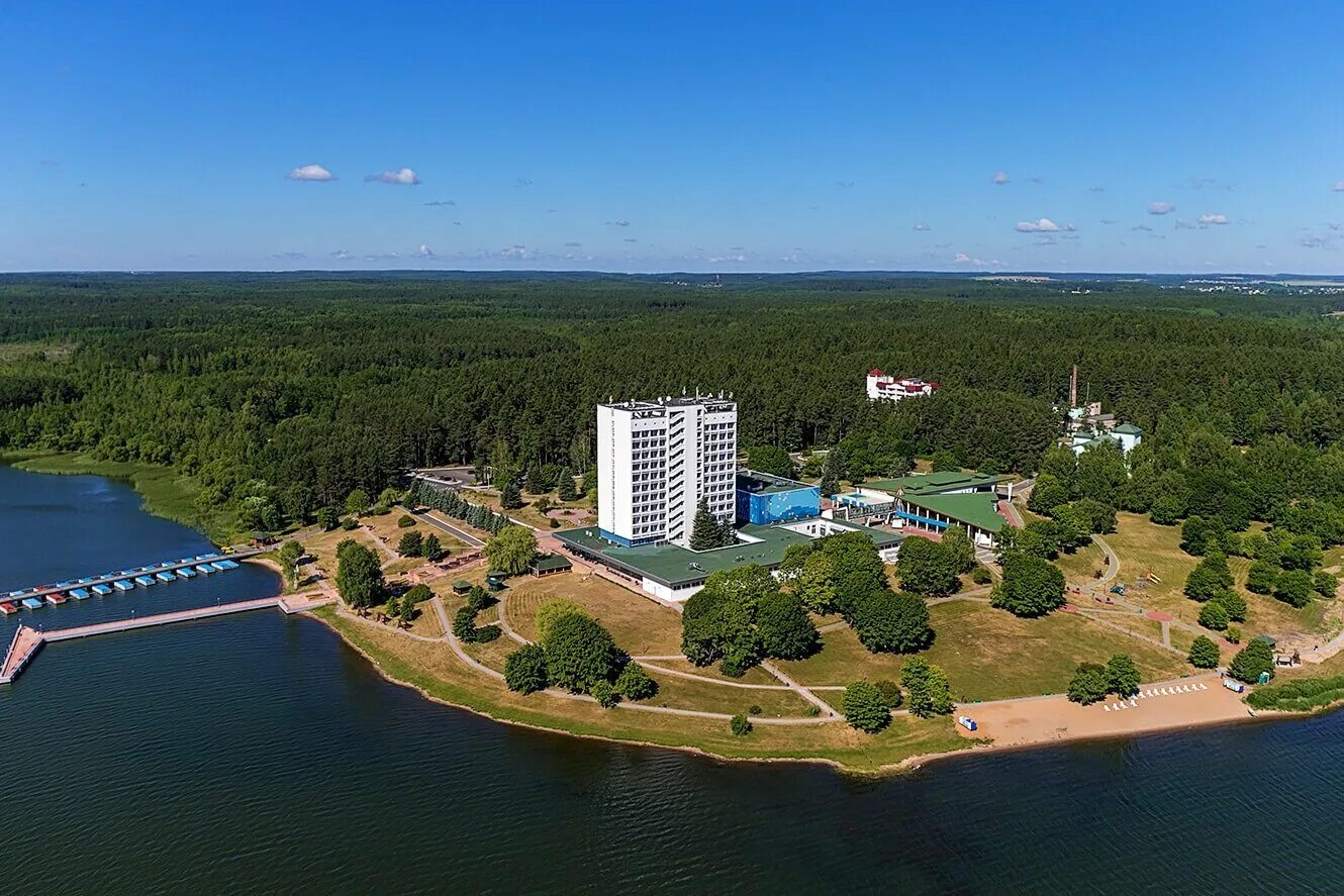 Минские моря цены. Санаторий Юность Минск. Минское море санаторий Юность. Заславское водохранилище санаторий Юность. Минское море в Белоруссии санатории Юность.