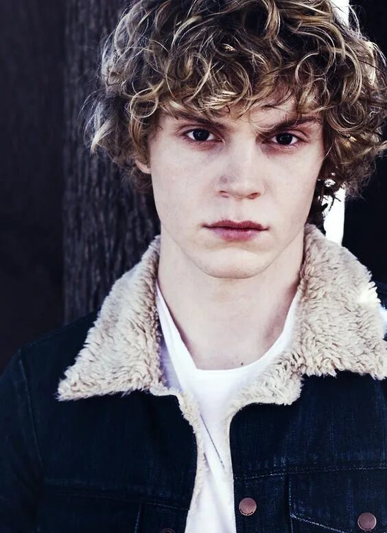 Эван питерс. Питер эван. Эван питерс фотосессии. Эван питерс молодой. Evan peters 2022.