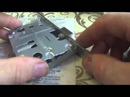 Как перевернуть защелку на кодовом замке