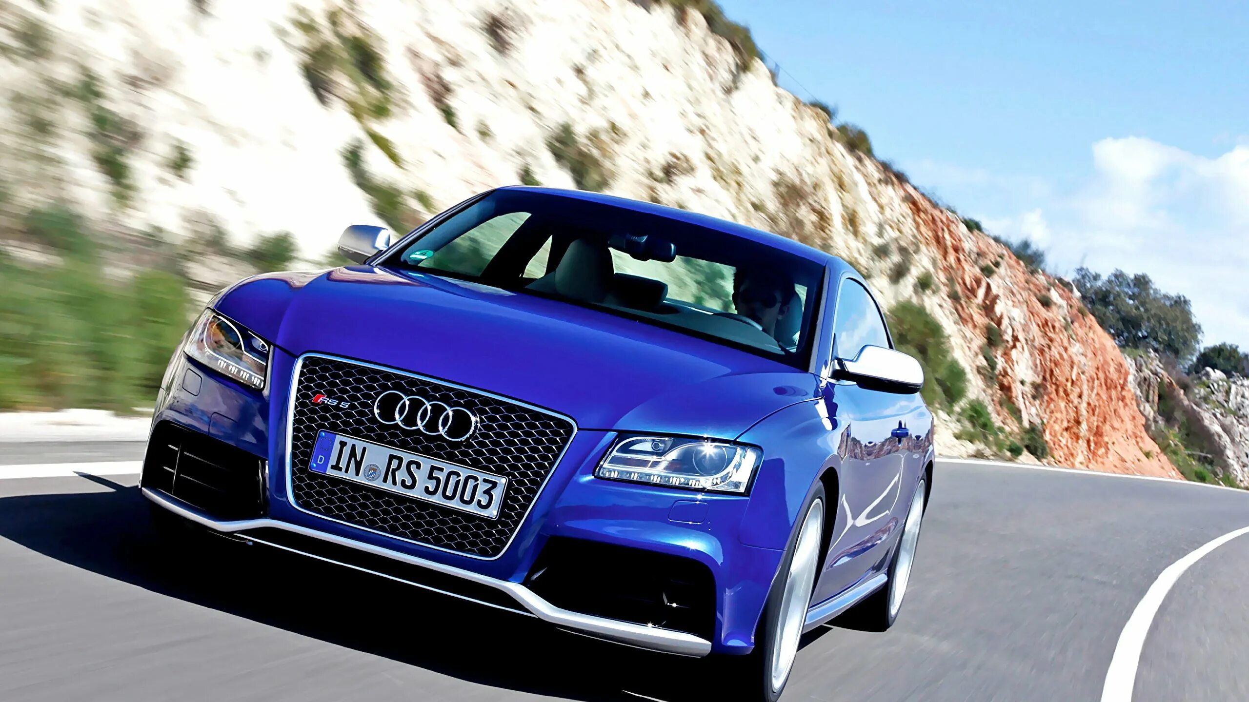 Автомобиль ауди. Машина Audi rs5. Audi rs5 Blue. Audi rs5 синяя. Ауди rs5 Sportback синяя.