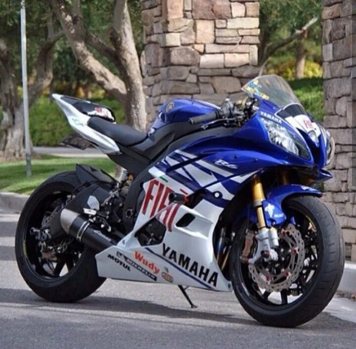 Мотоцикл ямаха р6. Мотоцикл Yamaha YZF-r6. Yamaha YZF r6 2015. Yamaha YZF-r6 2017. Мотоцикл Yamaha YZF-r6 2006.