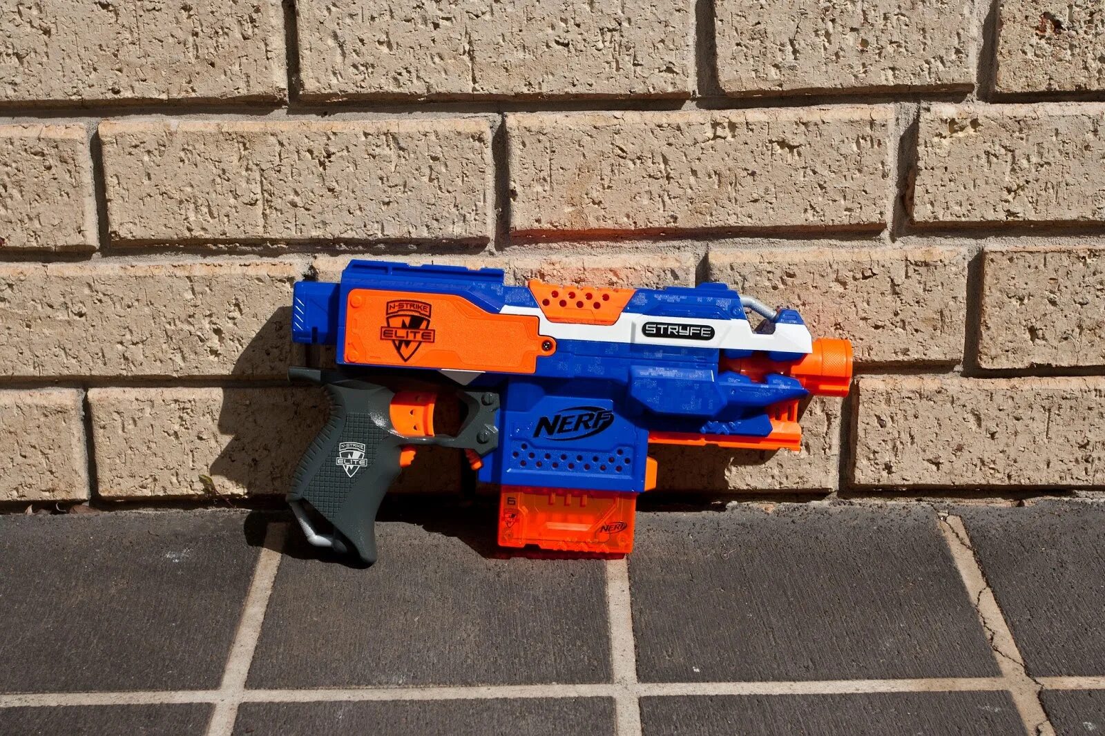 Нерф страйф. Нерф страйф ск10. nerf stryfe шестигранник. nerf stryfe обойма шестигранник. silenced smg nerf.