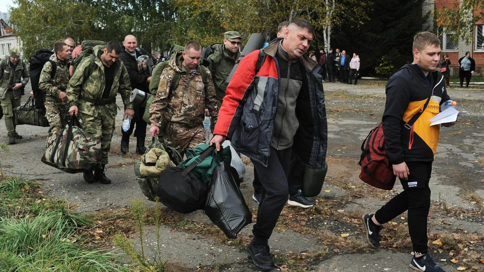 Мужчин будут призывать. Мобилизация в Подмосковье. Мобилизованные Подмосковье. Мобилизация фото. 2 Волна мобилизации в России.