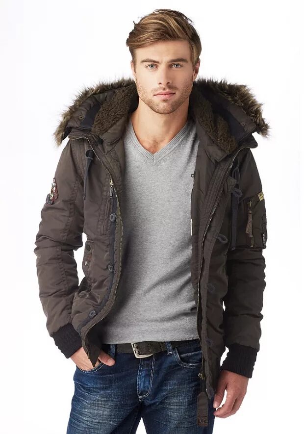 Зимняя одежда для мужчин. Модные мужские куртки. Модная мужская зимняя одежда. Парень в куртке.