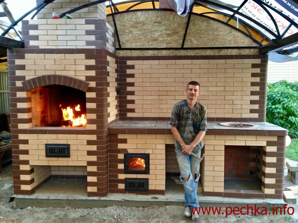 Печь барбекю гудкова. Фото казанов из кирпича. Фото казанов из кирпича. Мангал с печкой из кирпича. Барбекю из кирпича с казаном.