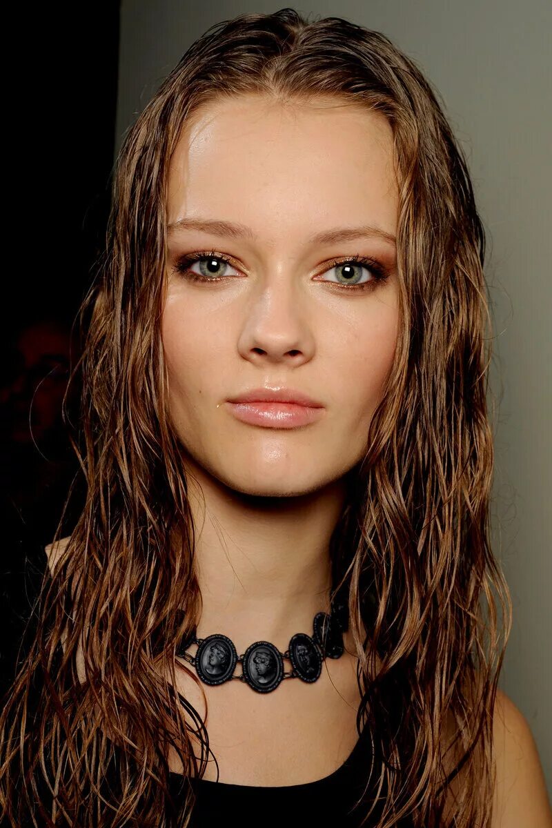 Кендалл дженнер 2020. Прическа мокрые волосы. Прическа мокрые волосы. Прическа мокрые волосы. Прическа мокрый эффект.