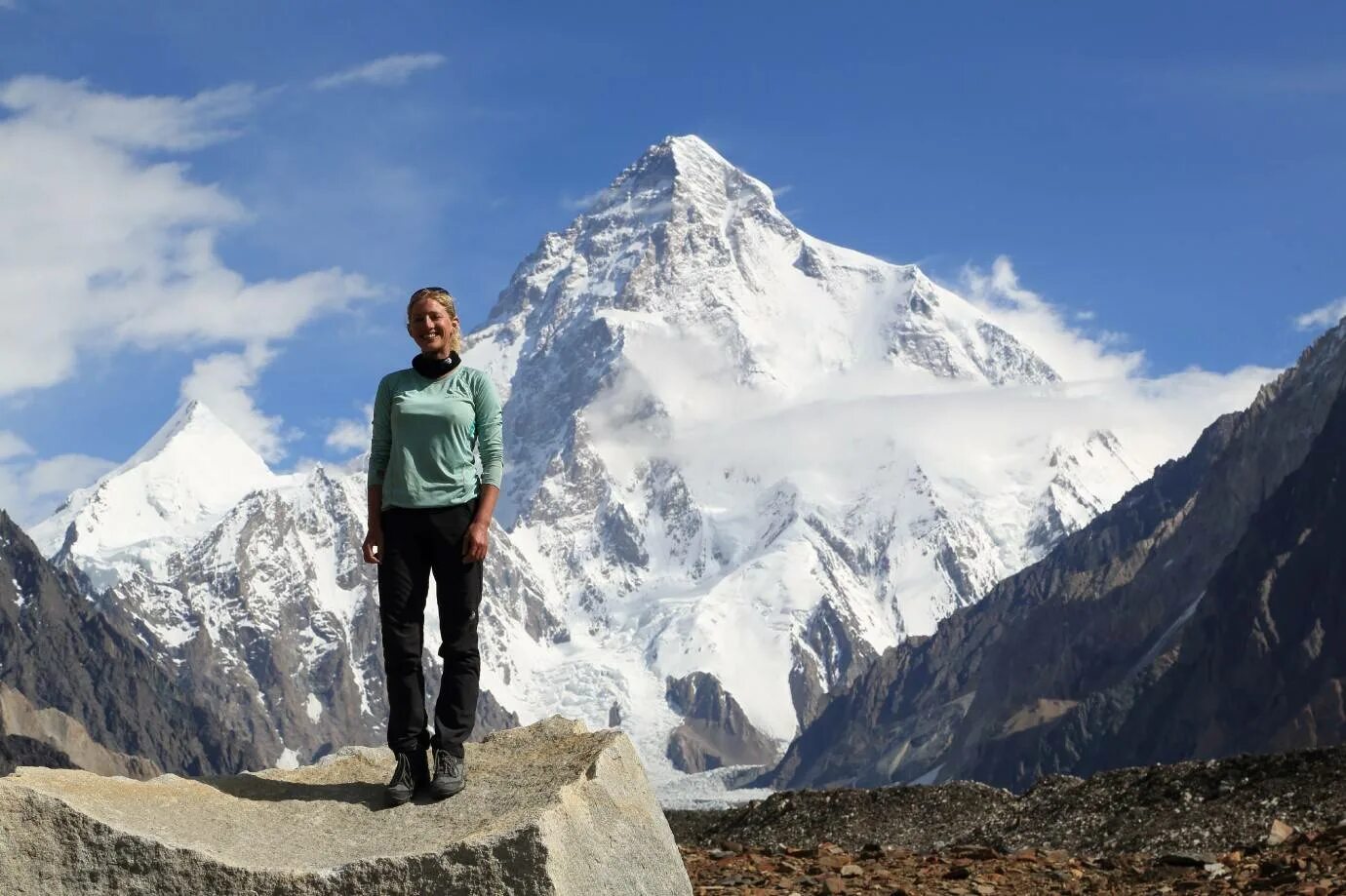 Higher mountains. K2 гора. K2 Чогори. Гора к2 вершина. На вершине Чогори.