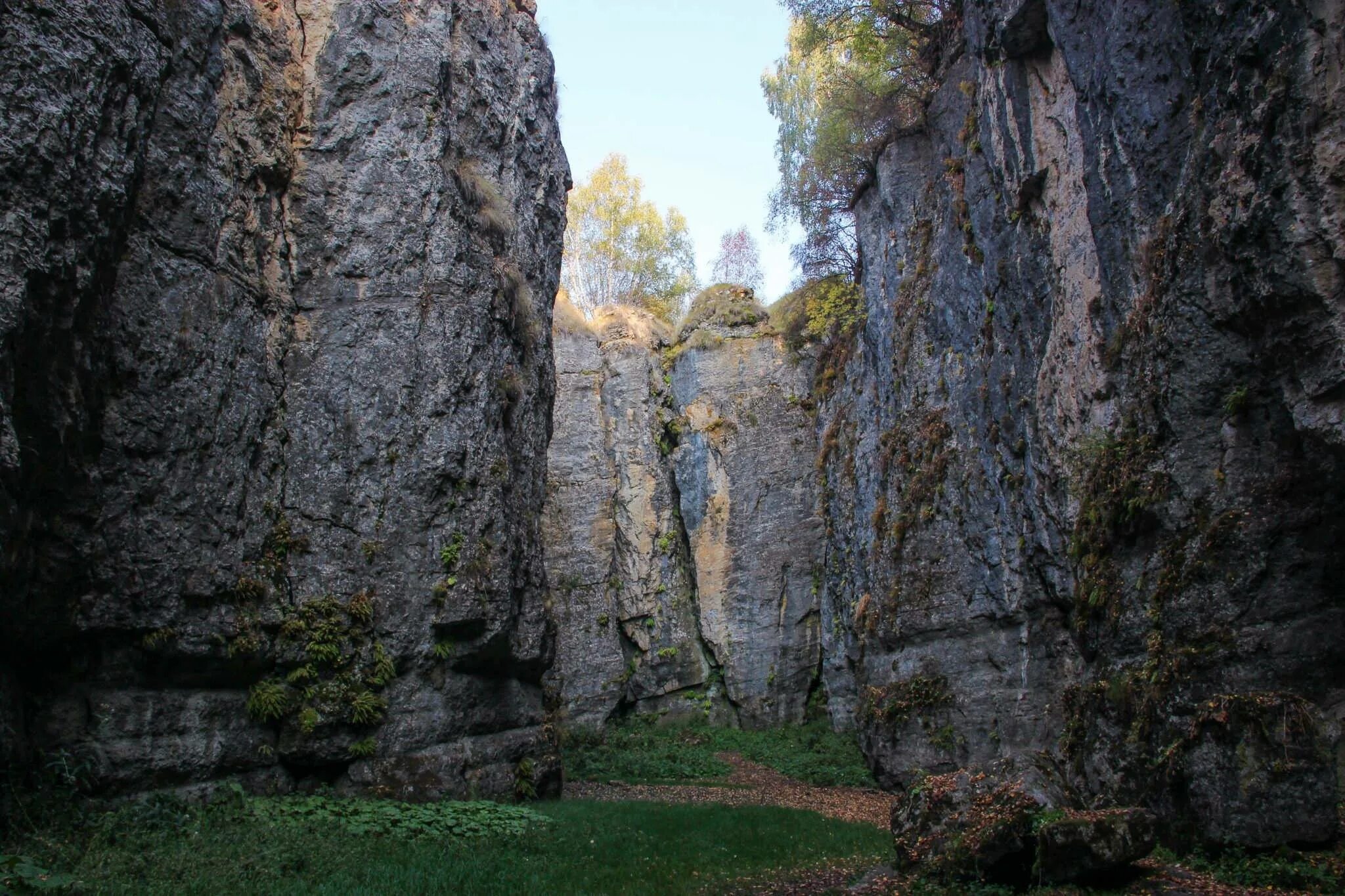 Хунзах каменная чаша. Каменная чаша матлас. матласское ущелье каменная чаша. ущелье каменная чаша дагестан. хунзах достопримечательности каменная чаша.