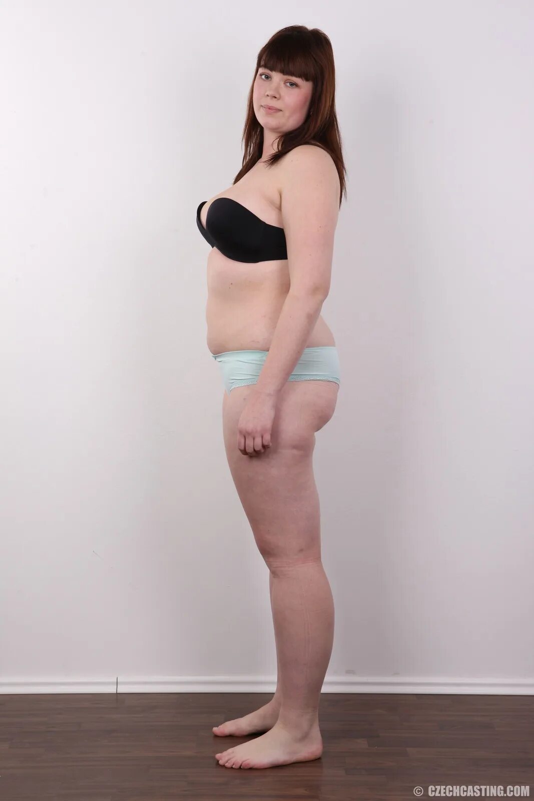 Кастинг пухлых. Пухленькая девочка кастинг. Пышные девушки кастинг. Кастинг пухлых девочек. Кастинг пухлых.