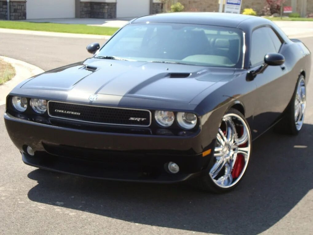 Додж челленджер 1995. 6. Dodge красный. Додж челленджер 19. Dodge challenger 2005.