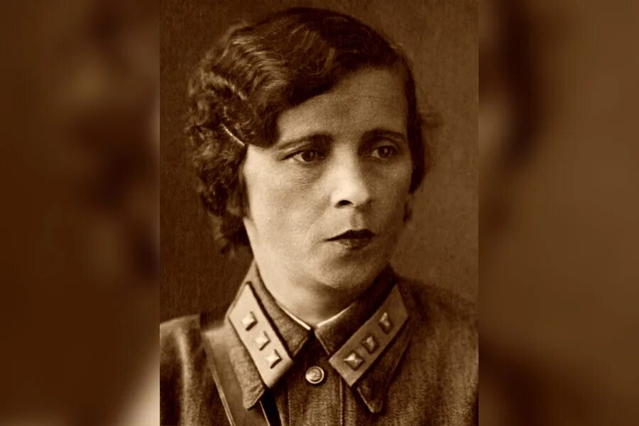 Пубертатный подросток. Первая женщина мальчика. Мотоциклы 1930-х годов. Сорванец / tomboy / 2011. Женский мотопробег 1936 года ижевск москва.