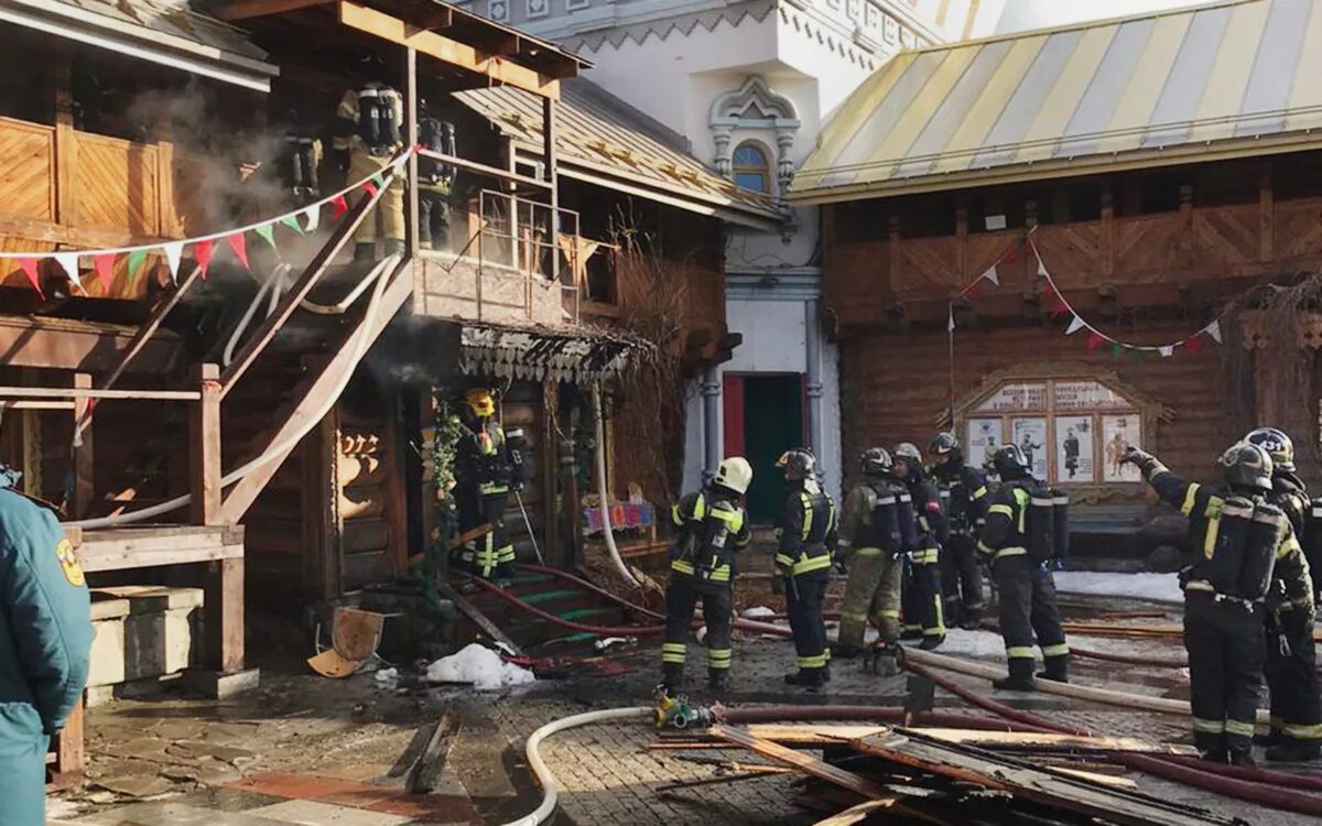 Измайловский Кремль пожар. Пожар в Измайлово 16.10. Пожар в Измайлово сейчас Москва. Пожар в Измайлово 360. Что случилось в мск