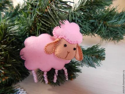 Елочная игрушка барашек