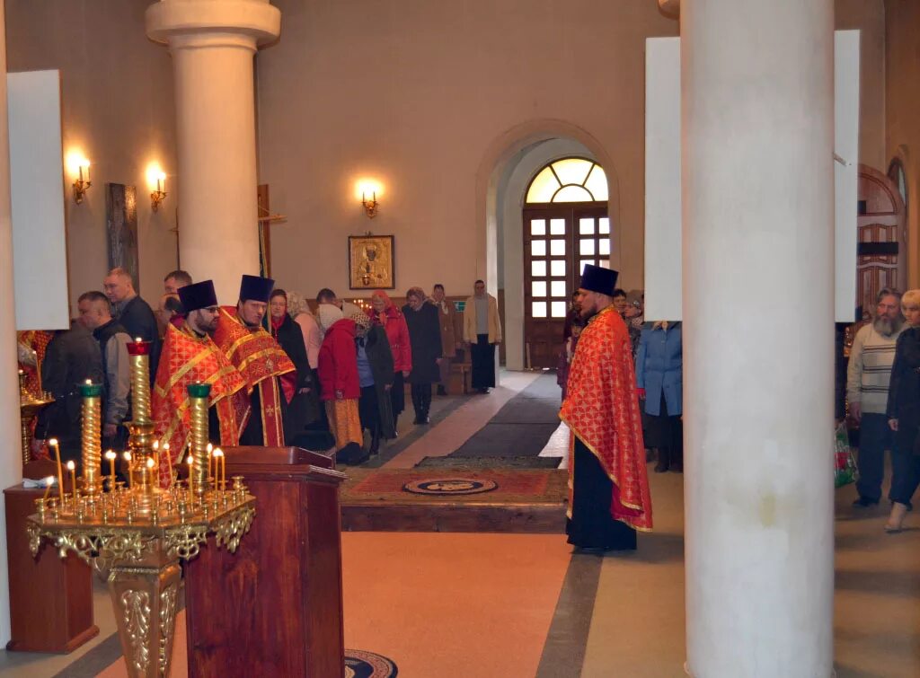 служба в храме сергия радонежского сегодня. служба в храме сергия радонежского сегодня. служба в храме сергия радонежского сегодня. сергиевская церковь солнцево. храм преподобного сергия радонежского екатеринбург внутри.