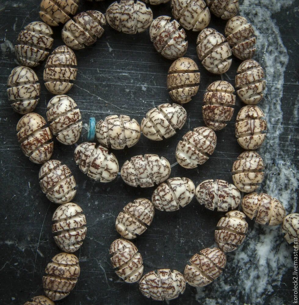 Овальные бусины. Продолговатые бусины. Бусины стеклянные. Бусина овальная длинная. Деревянные бусины 40 мм купить.