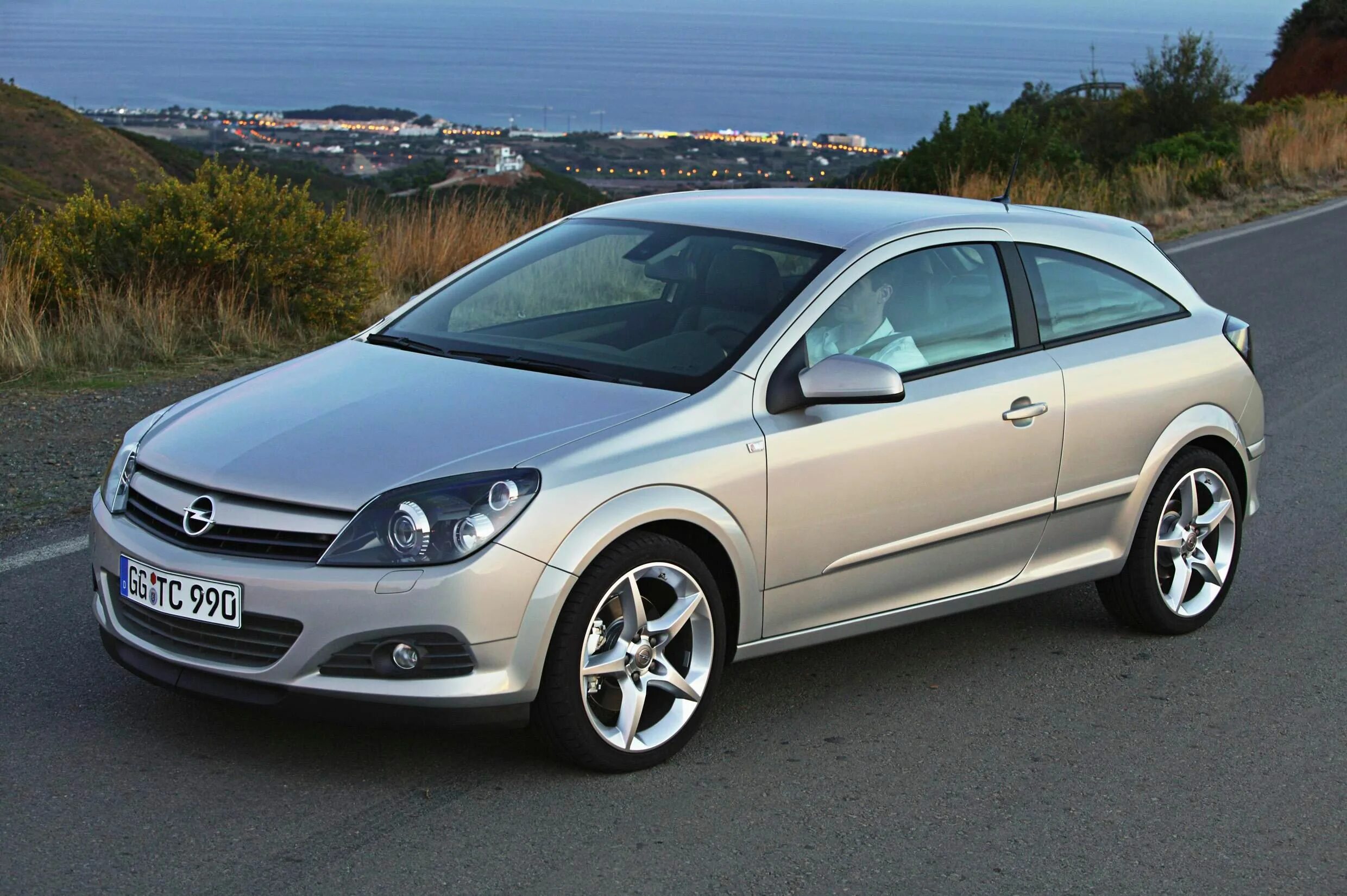 Как сделать opel. Opel Astra h GTC. Opel Astra h GTC 3 2008.