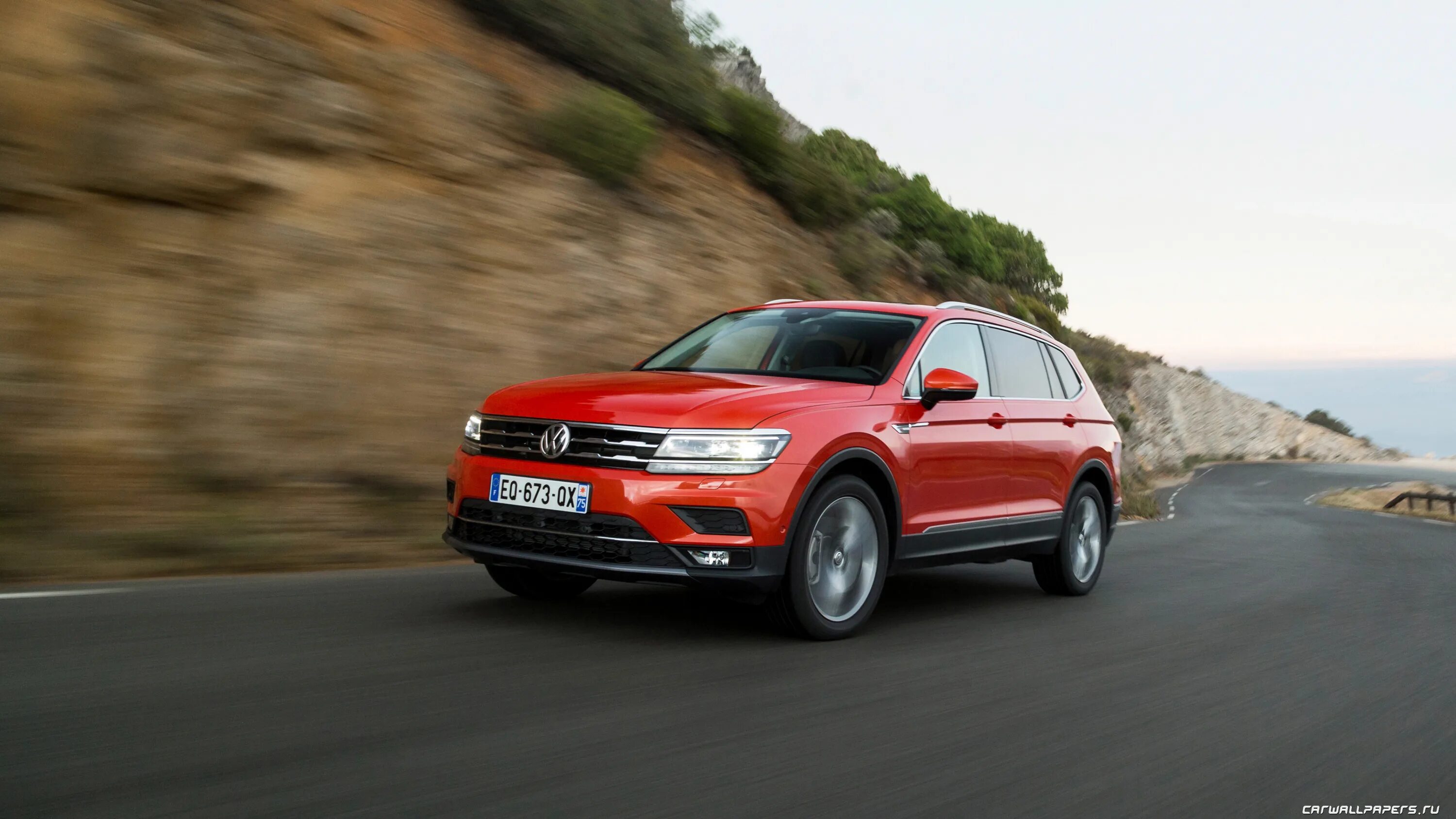 Машина volkswagen tiguan. Volkswagen Tiguan Allspace 2017 года. Volkswagen Tiguan II Рестайлинг. Tiguan allspice. Фольксваген Тигуан олспайс.