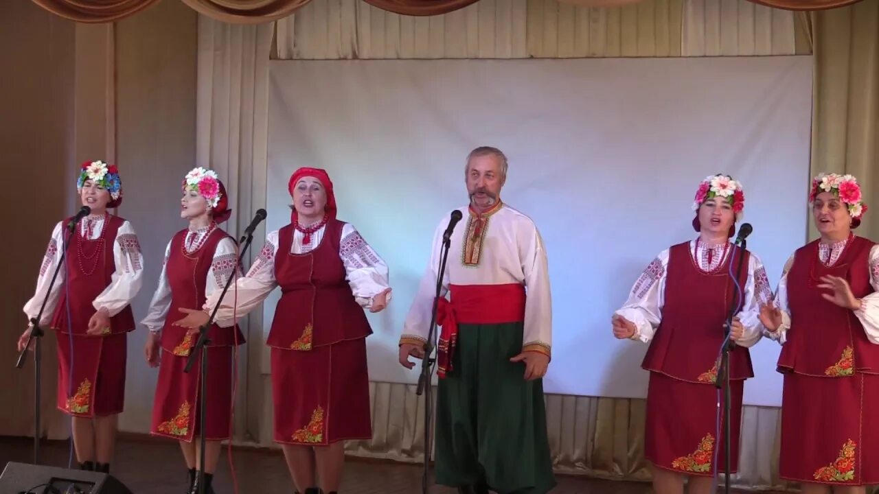 Украинские песни червона калина. Ансамбль горлица владивостоке. Крымскотатарская свадьба червона калина. Украинский ансамбль. Хор червона калина ростов досуг.