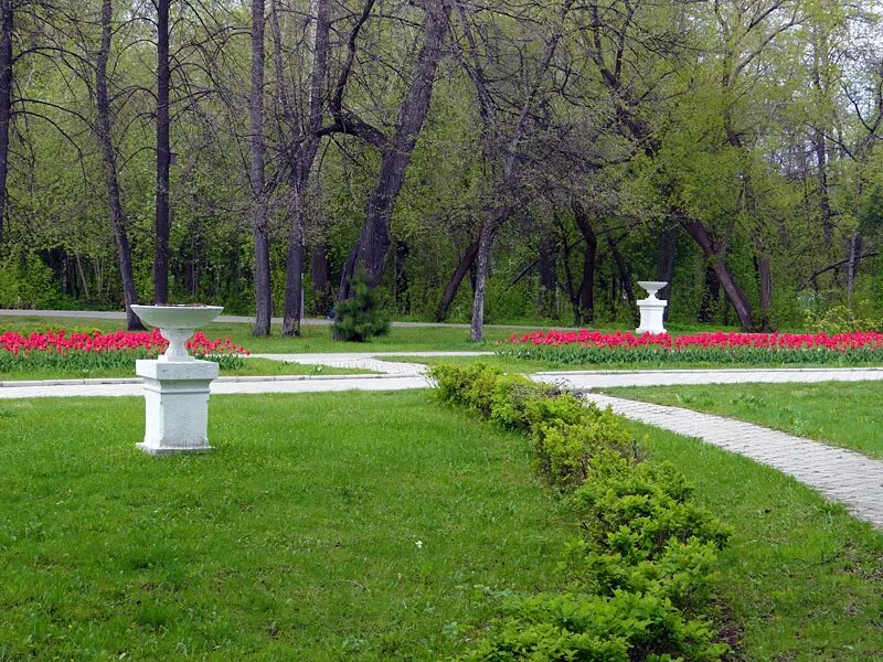 Городской сад томск. Лагерный сад томск. Буфф сад томск статуя. Буфсад томск. Город томск парк.