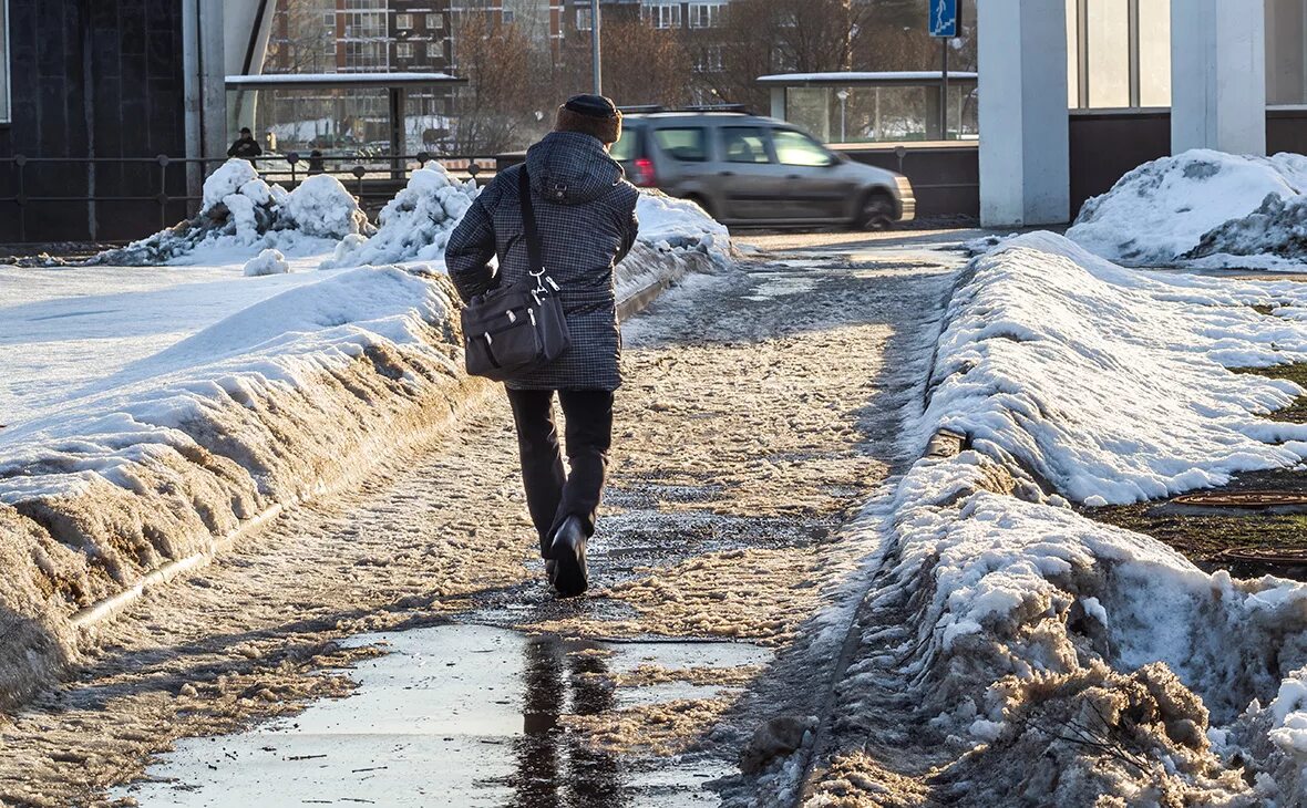 Потепление зимой. Небольшой снег. Москва зима оттепель. Оттепель зимой в Москве. Москва теплая зима