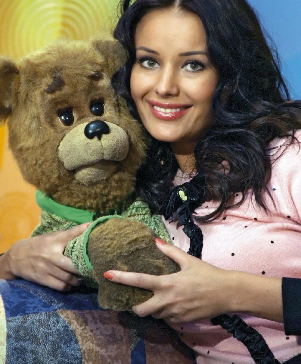 Ведущие спокойной ночи. Дядя витя виктор бычков. Оксана федорова спокойной ночи малыши. Оксана федорова спокойной ночи малыши. Ведущие спокойной ночи малыши оксана федорова.