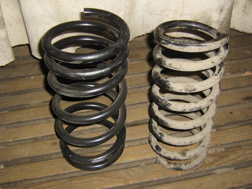 Задние пружины форд. Пружины сиерра задние универсал. Kyb ra5609 пружины. Задние пружины форд. Пружины задние от газ 31 поставить на форд сиерра.