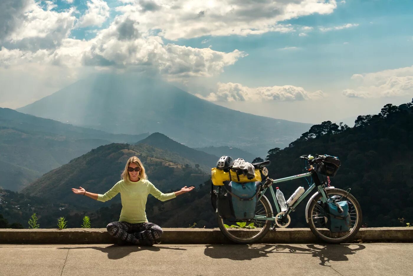 Bike traveling. Поездка на велосипеде. Путешествие. Путешествие на велосипеде картинки. Путешествие на велосипеде США.