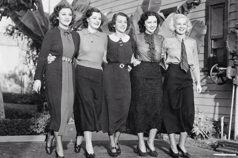 Почтальон великой отечественной войны. Бам воспорухан 1979-1981. Как бы я выглядела в 1930 годах. Антонина сметанкина. Дети америки 1900-1930.