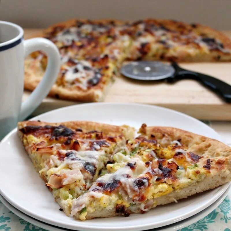 Breakfast pizza