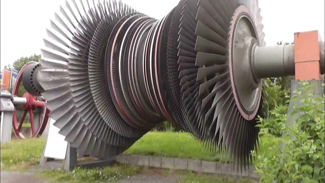 Гудит турбина. CLN 660 Turbine. Kernkraftwerks.