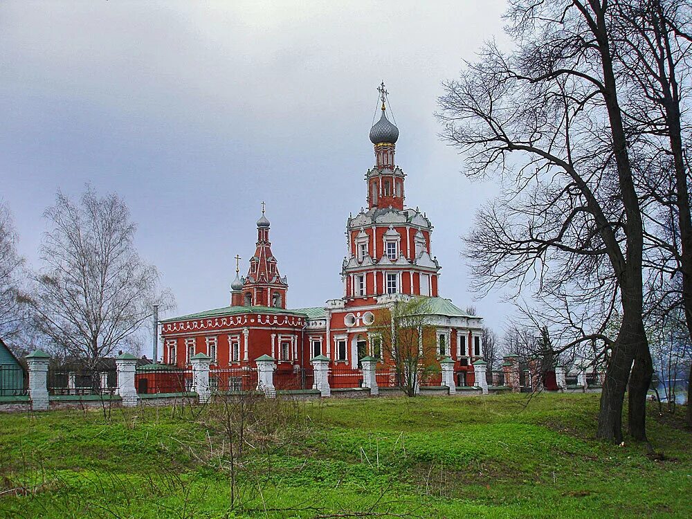 Усадьба софрино. Смоленская Церковь и усадьба в Софрино. Усадьба Софрино Пушкинский район. Церковь Смоленской иконы Богоматери в Софрине. Село Софрино храм.