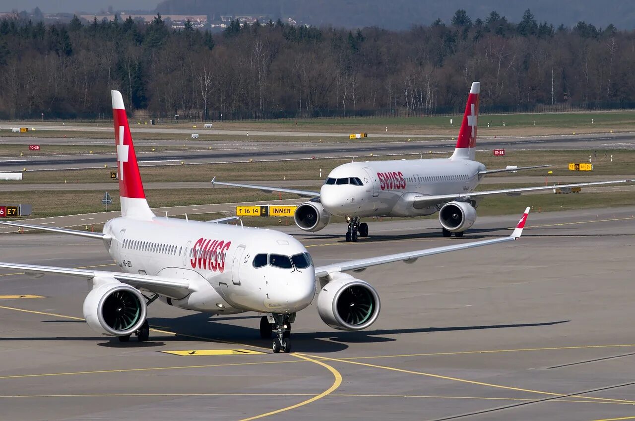 Swiss Bombardier CS 100. Самолет Bombardier cs100 Swiss. Airbus a220 Swiss. Airbus a320 Swiss.