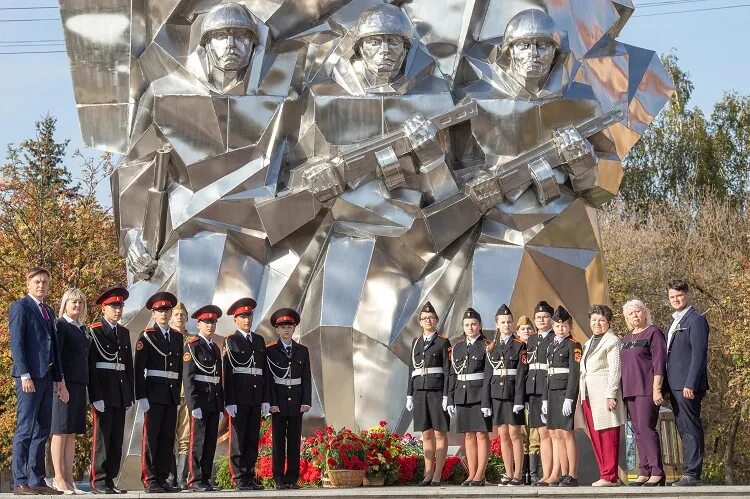 Песня подольских курсантов. Памятник Подольским курсантам в Подольске. Памятник Подольским курсантам в Подольске улица Кирова. Памятник подвиг Подольских курсантов в Подольске. Подвиг Подольских курсантов 1941.