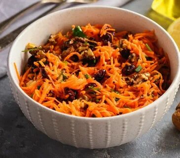 Вкусный салат из моркови с чесноком