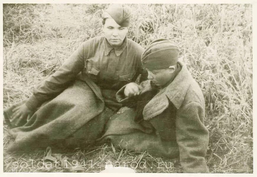 Пленные женщины в вов 1941-1945. Жена пленного. Пленные советские женщины. Пленные красноармейцы женщины 1941. Пленные советские женщины.