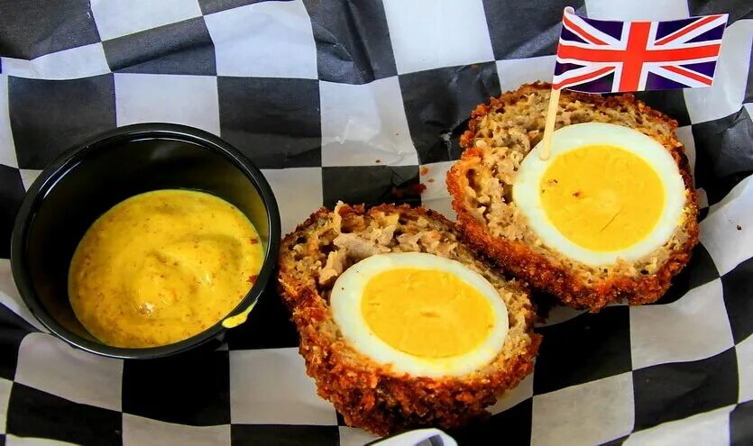 Национальные блюда англии. Британская кухня. Национальные блюда Великобритании. Яйцо по-шотландски. Великобритания яйца по-шотландски.