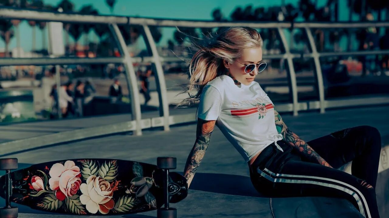 тату полчаса. музыку тату ремикс. Inki тату песня. 200 по встречной. тату нас не.