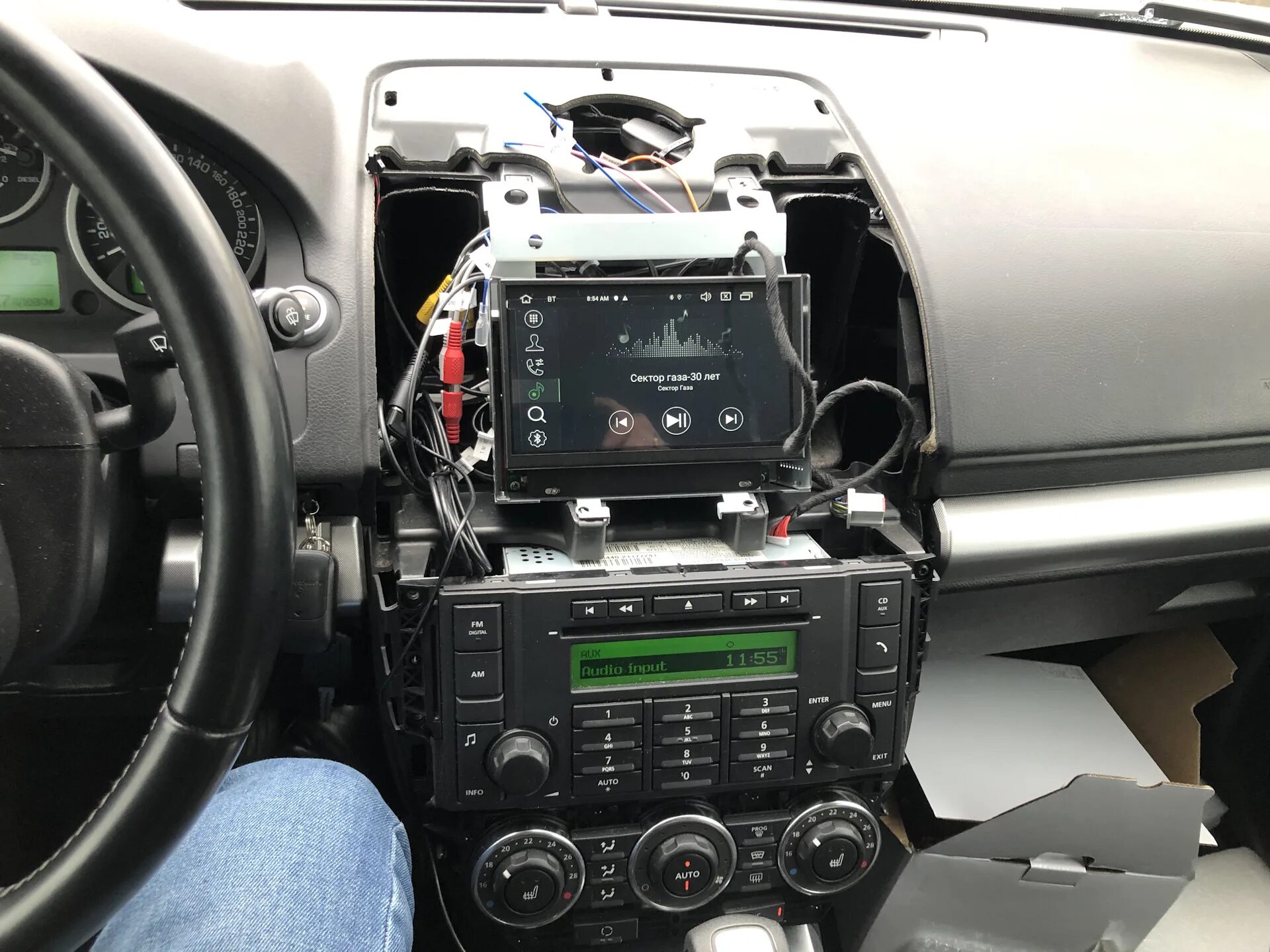 Установить головное устройство. Головное устройство land rover freelander 2. штатное головное устройство freelander 2. ленд ровер фрилендер 2 головное устройство. магнитола freelander 2 android.