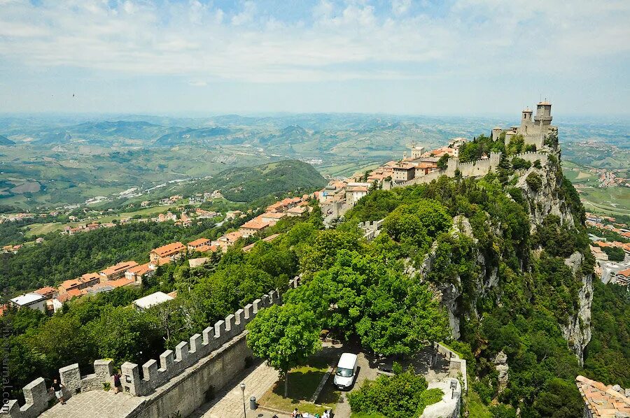 Сан марино какая страна. Сан-Марино (город). San Marino (Сан Марино). Замок Гуаита, Сан-Марино. Санта Марино Италия.